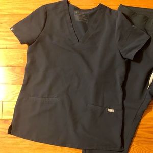 FIGS Casma Dark Harbor Scrub Top